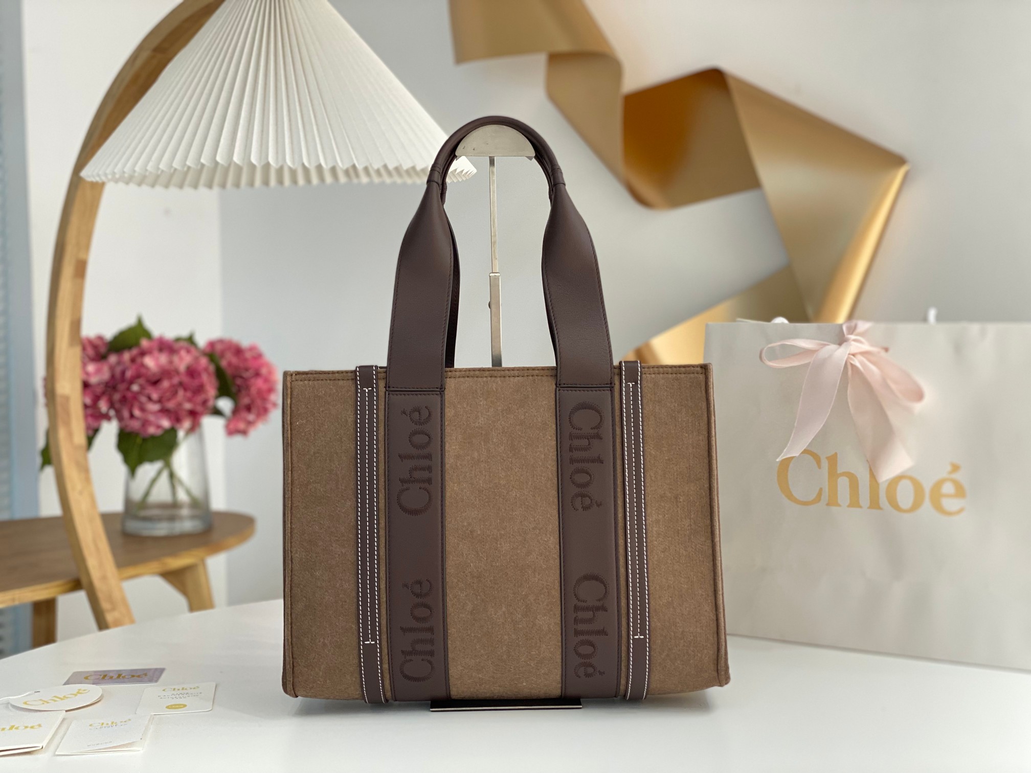 Chloe Medium Woody Tote Bag In Linen